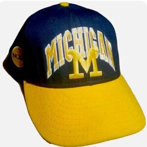 Michigan Wolverines 80’s/90's NCAA Navy & Yellow Retro Throwback stitched Hat